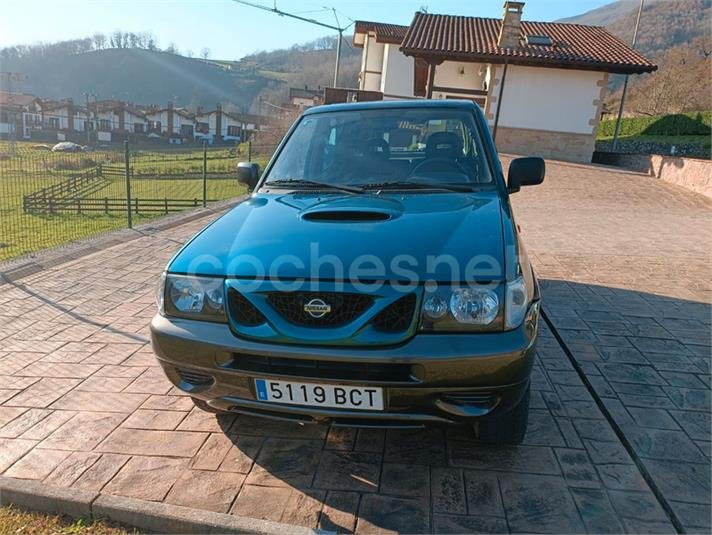 NISSAN Terrano II 2.7 TDi Comfort 5p