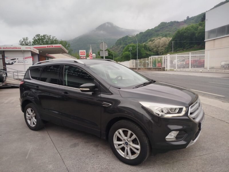 FORD KUGA 1.5 TDCi 120 4×2 ASS Titanium 5p.